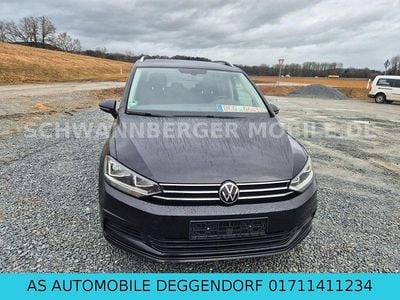 Gebraucht VW Touran Comfortline 122 PS (89 kW) 2021 Schwarz Van / Kleinbus
