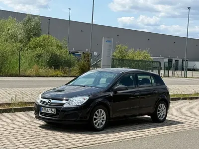 Gebraucht Opel Astra 90 PS (66 kW) 2009 Schwarz Limousine
