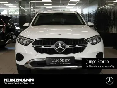 Gebraucht Mercedes GLC300 Avantgarde 204 PS (150 kW) 2023 Polarweiss SUV