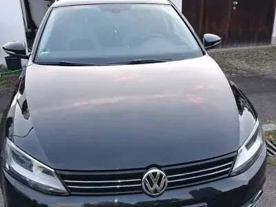 Gebraucht VW Jetta Highline 160 PS (117 kW) 2011 Schwarz Limousine
