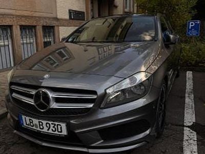 Gebraucht Mercedes A200 AMG line 156 PS (114 kW) 2015 Grau Limousine