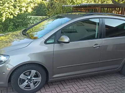 Gebraucht VW Golf Plus Cross Team 122 PS (89 kW) 2011 Braun Van / Kleinbus