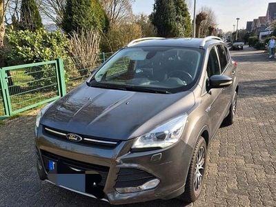 Gebraucht Ford Kuga 150 PS (110 kW) 2015 Grau SUV