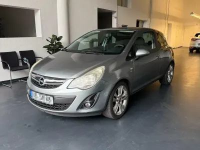 Gebraucht Opel Corsa 87 PS (63 kW) 2013 Silber Kleinwagen