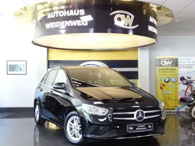 Gebraucht Mercedes B200 150 PS (110 kW) 2019 Nachtschwarz Kleinwagen