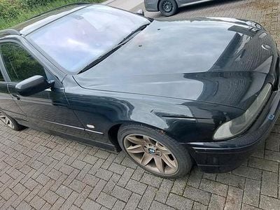 BMW 525