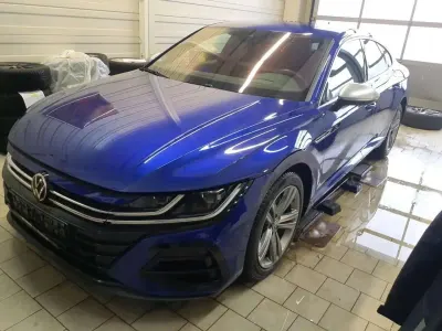 Usata VW Arteon R 320 CV (235 kW) 2022 Blu Berlina