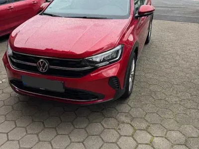 Gebraucht VW Taigo Life 150 PS (110 kW) 2024 Rot SUV
