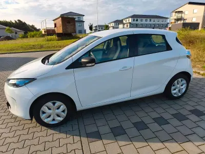 Gebraucht Renault Zoe 64 kW (88 PS) 2018 Weiß Kleinwagen
