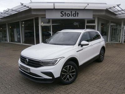 Pure white (weiß), uni Gebraucht 2021 VW Tiguan Life SUV | 25.480 € (Etwas zu teuer)