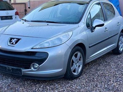Silber Gebraucht 2008 Peugeot 207 Kleinwagen | 1.400 € (Guter Preis)