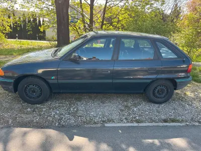 Usata Opel Astra 60 CV (44 kW) 1994 Nero Utilitaria