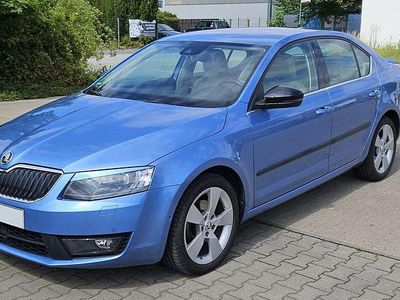 Gebraucht Skoda Octavia Elegance 150 PS (110 kW) 2014 Blau Kleinwagen