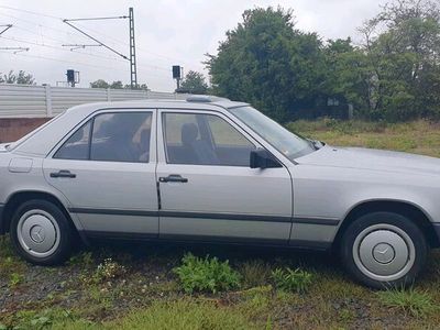 gebraucht Mercedes 200 124