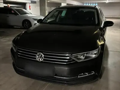 Gebraucht VW Passat 120 PS (88 kW) 2018 Grau Kombi