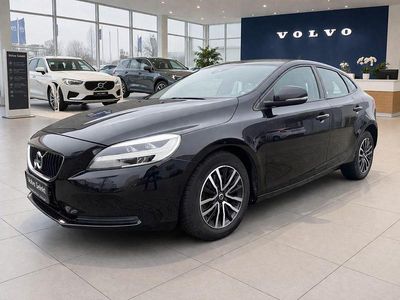 Gebraucht Volvo V40 Momentum 122 PS (89 kW) 2019 Schwarz Limousine