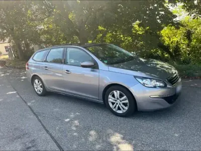 Gebraucht Peugeot 308 120 PS (88 kW) 2017 Grau Kombi