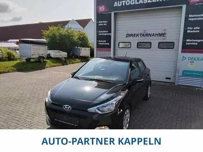 Gebraucht Hyundai i20 Pure 84 PS (61 kW) 2017 Schwarz Kleinwagen