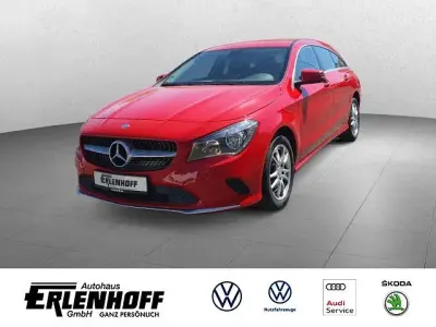 Gebraucht Mercedes CLA180 Shooting Brake 109 PS (80 kW) 2016 Rot Kombi