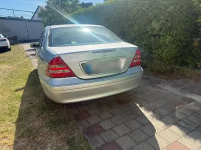 Używany Mercedes C200