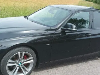 Gebraucht BMW 320 Sport Line 184 PS (135 kW) 2013 Schwarz Limousine