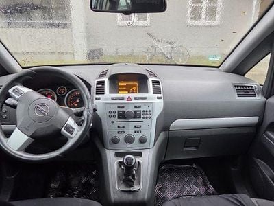 Gebraucht Opel Zafira Edition 125 PS (91 kW) 2009 Grau Van / Kleinbus