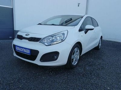 Gebraucht Kia Rio FIFA World Cup Edition 109 PS (80 kW) 2015 Weiß Kleinwagen