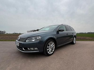 Gebraucht VW Passat Highline 140 PS (102 kW) 2014 Grau Kombi
