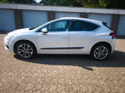Gebraucht Citroën DS4 112 PS (82 kW) 2011 Weiß Kleinwagen
