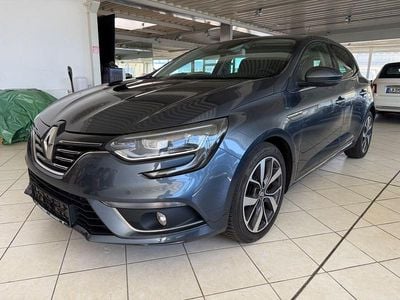 Begagnad Renault Mégane IV Bose Edition 131 HK (96 kW) 2017 Grå Sedan