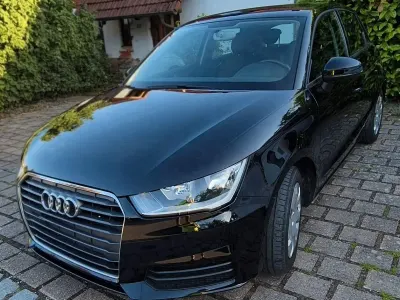 Gebraucht Audi A1 Sportback 95 PS (69 kW) 2018 Schwarz Kleinwagen