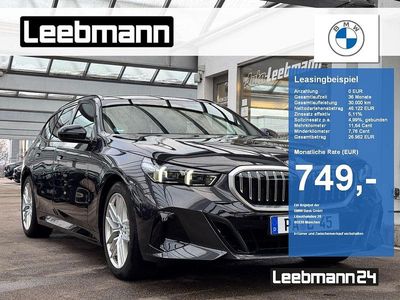Gebraucht BMW 520 M Sport 197 PS (144 kW) 2025 Sophistograu brillanteffekt me Kombi