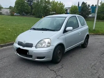 Gebraucht Toyota Yaris 65 PS (47 kW) 2005 Silber Kleinwagen
