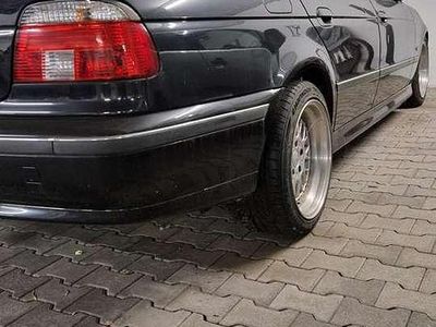 BMW 528