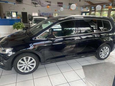 Gebraucht VW Touran Highline 150 PS (110 kW) 2016 Deep black perleffekt (metallic) Van / Kleinbus