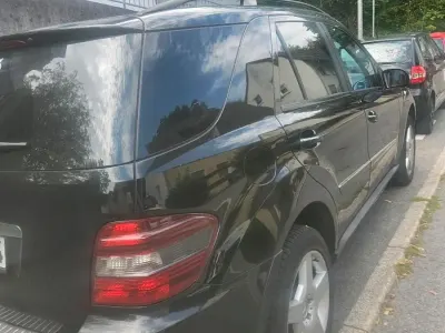 Gebraucht Mercedes ML420 306 PS (225 kW) 2009 Schwarz SUV