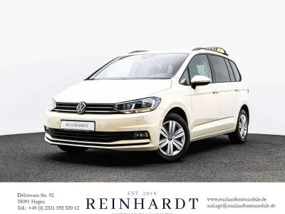 Gebraucht VW Touran Trendline 150 PS (110 kW) 2025 Hellelfenbein Van / Kleinbus