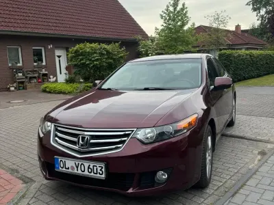 Gebraucht Honda Accord 156 PS (114 kW) 2010 Rot Limousine