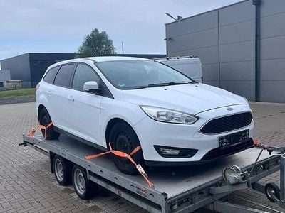 Gebraucht Ford Focus 120 PS (88 kW) 2018 Weiß Kombi