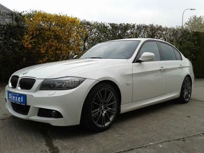 Gebraucht BMW 318 185 PS (136 kW) 2011 Weiß metallic Limousine