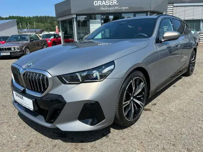 Gebraucht BMW 520 M Sport 197 PS (144 kW) 2026 Silber Kombi