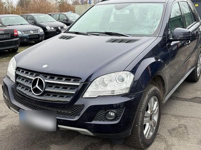Gebraucht Mercedes ML350 231 PS (169 kW) 2012 Blau SUV