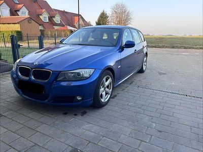 Gebraucht BMW 320 Sport Line 177 PS (130 kW) 2009 Blau Kombi