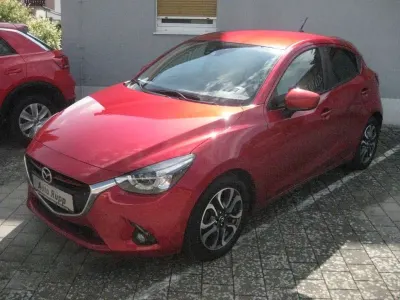 Gebraucht Mazda 2 Edition 90 PS (66 kW) 2015 Rot Limousine