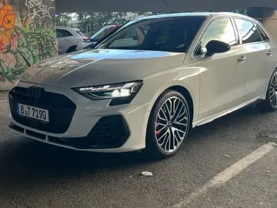 Gebraucht Audi S3 Sport 333 PS (244 kW) 2024 Weiß Limousine