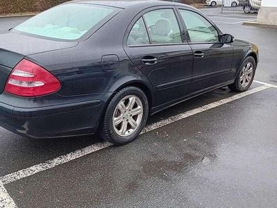 Gebraucht Mercedes E200 Classic 163 PS (119 kW) 2004 Schwarz Limousine