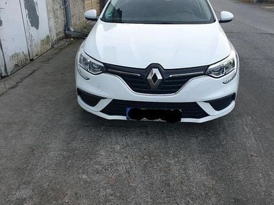 Weiß Gebraucht 2019 Renault Mégane GrandTour Life Kombi | 7.500 € (Fairer Preis)