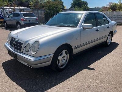 Mercedes E280