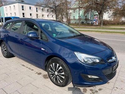 Gebraucht Opel Astra Edition 116 PS (85 kW) 2015 Blau Kombi
