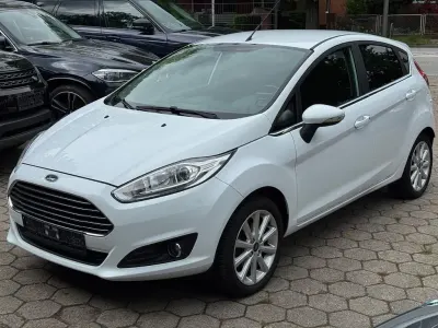 Używany Ford Fiesta Titanium 125 KM (91 kW) 2017 Biały Hatchback